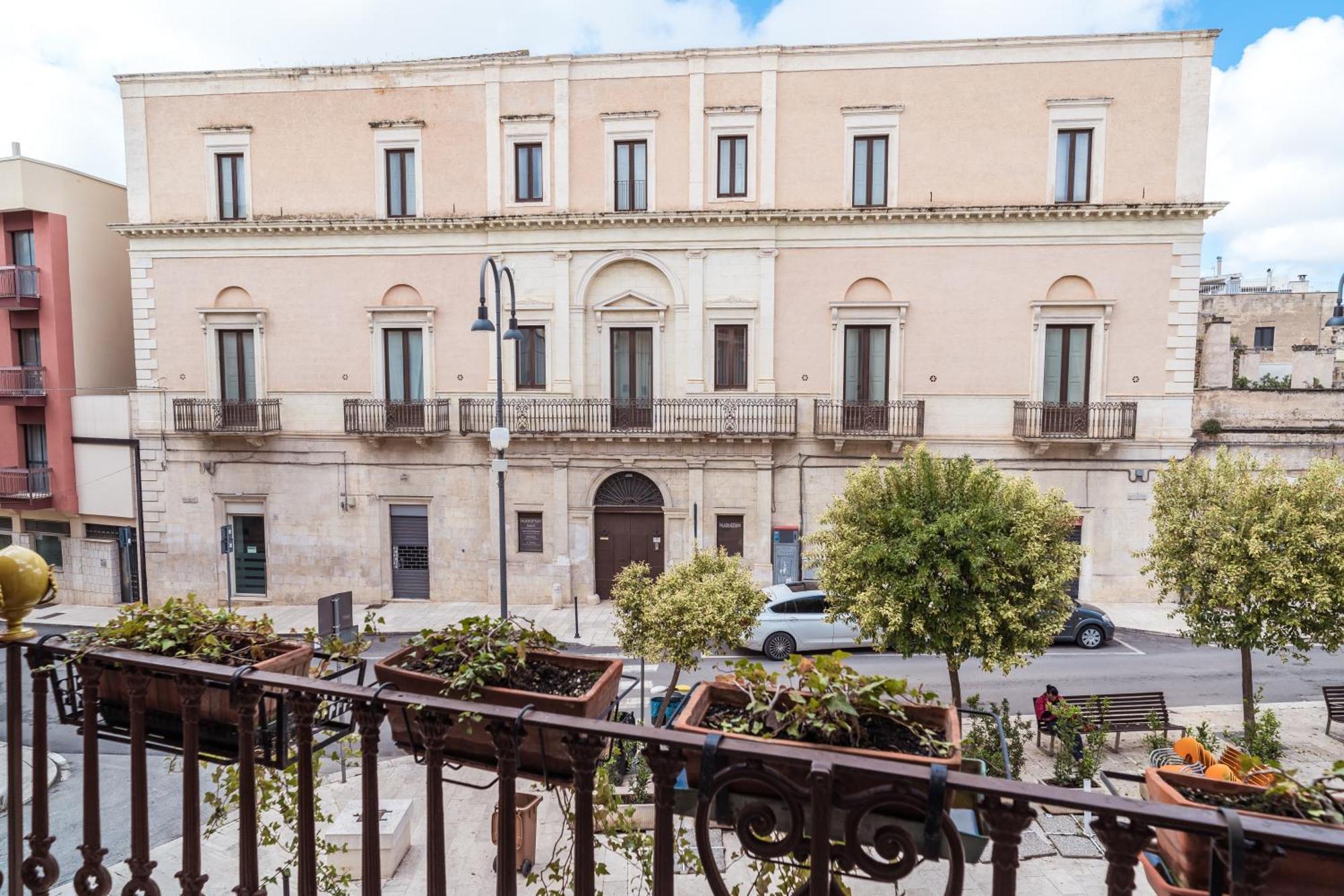 Palazzo Iato Apartment Rutigliano Bagian luar foto