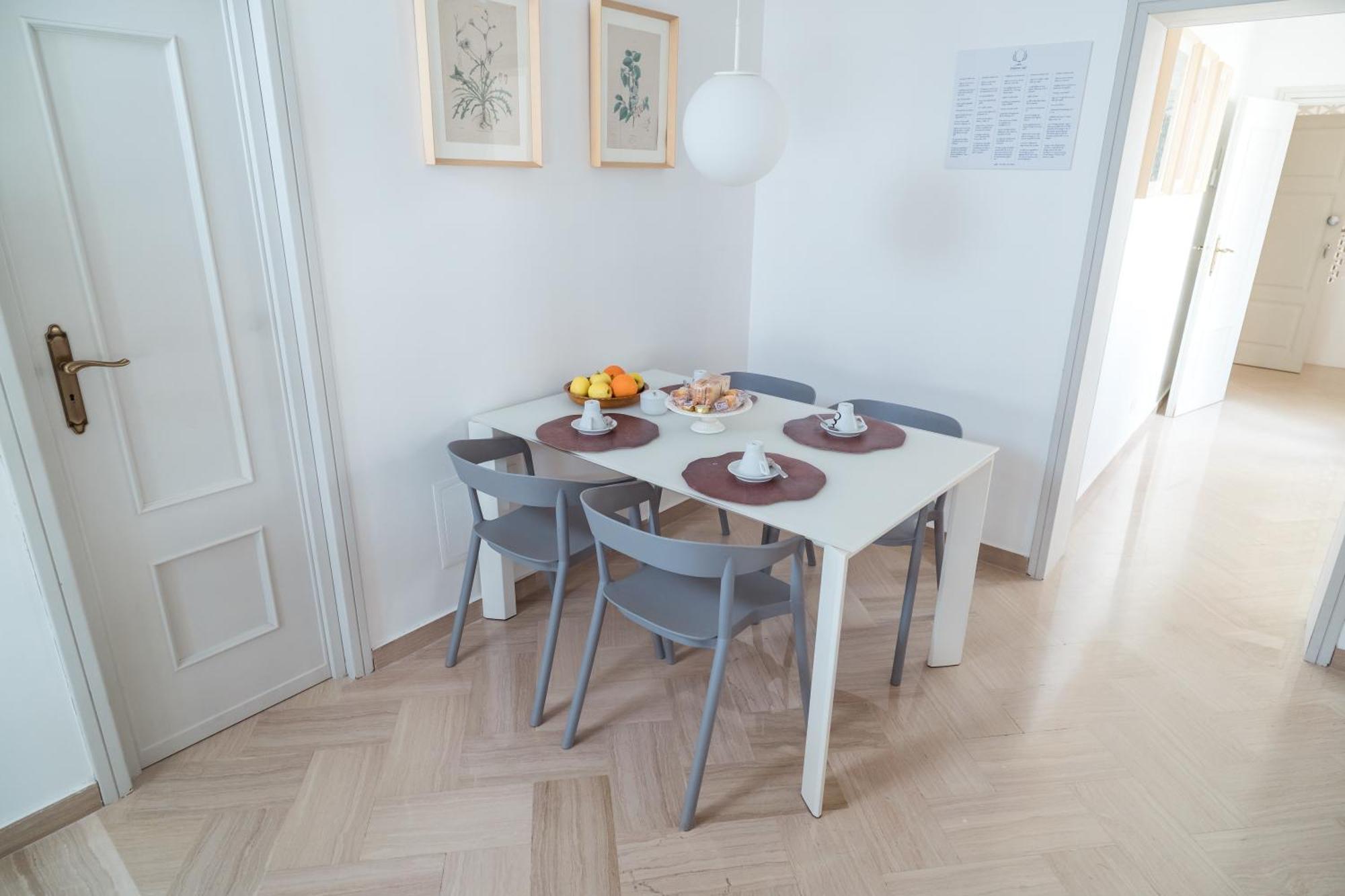 Palazzo Iato Apartment Rutigliano Bagian luar foto