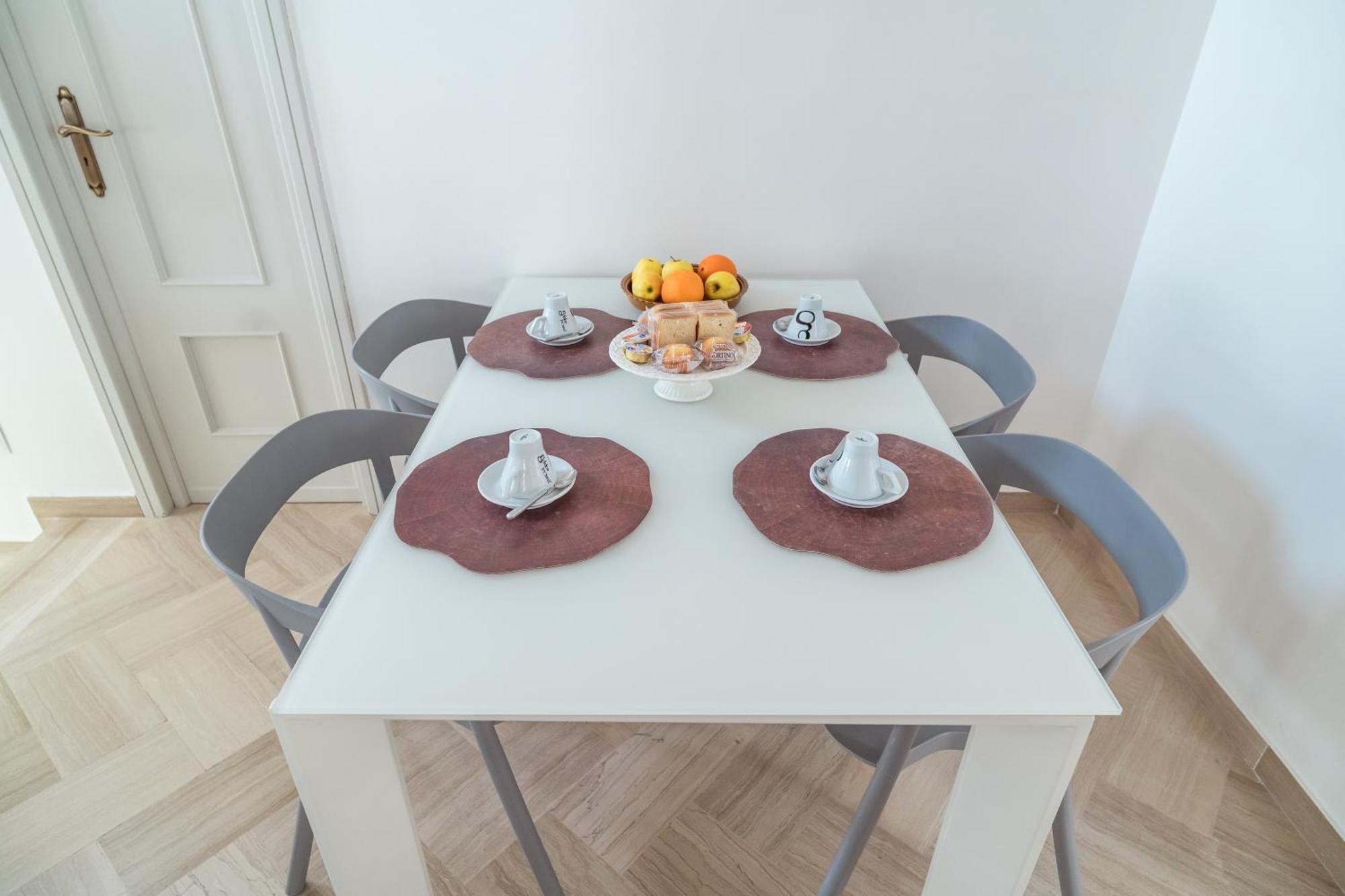 Palazzo Iato Apartment Rutigliano Bagian luar foto