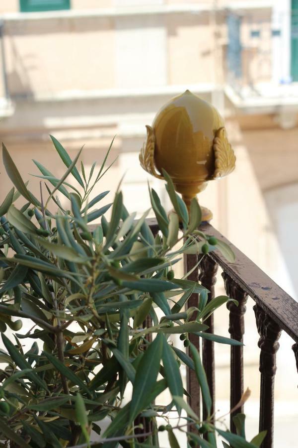 Palazzo Iato Apartment Rutigliano Bagian luar foto